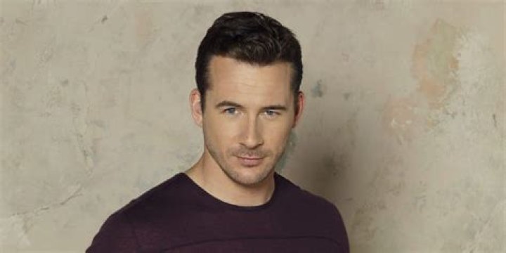 Barry Sloane Net Worth
