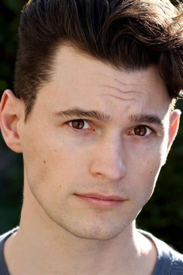 Bryan Dechart Net Worth