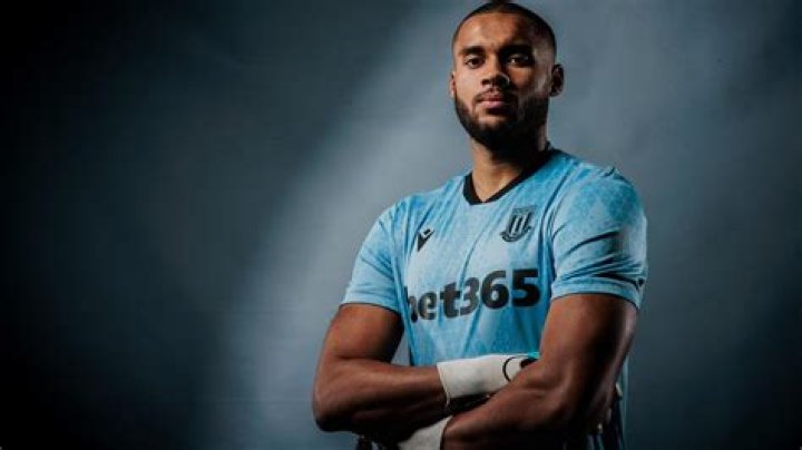 Gavin Bazunu Gavin Bazunu