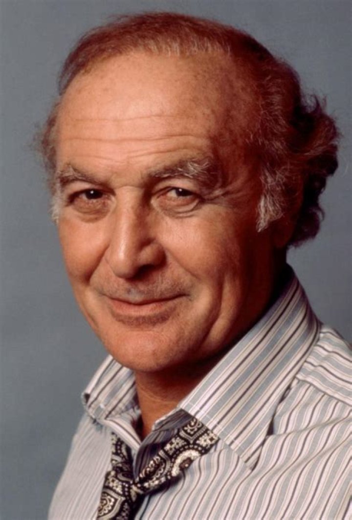 Robert Loggia Robert Loggia